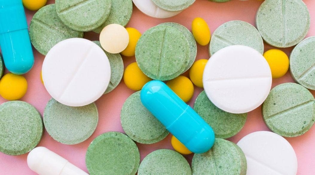 FDA autoriza recetar con restricciones la pastilla contra el covid-19 